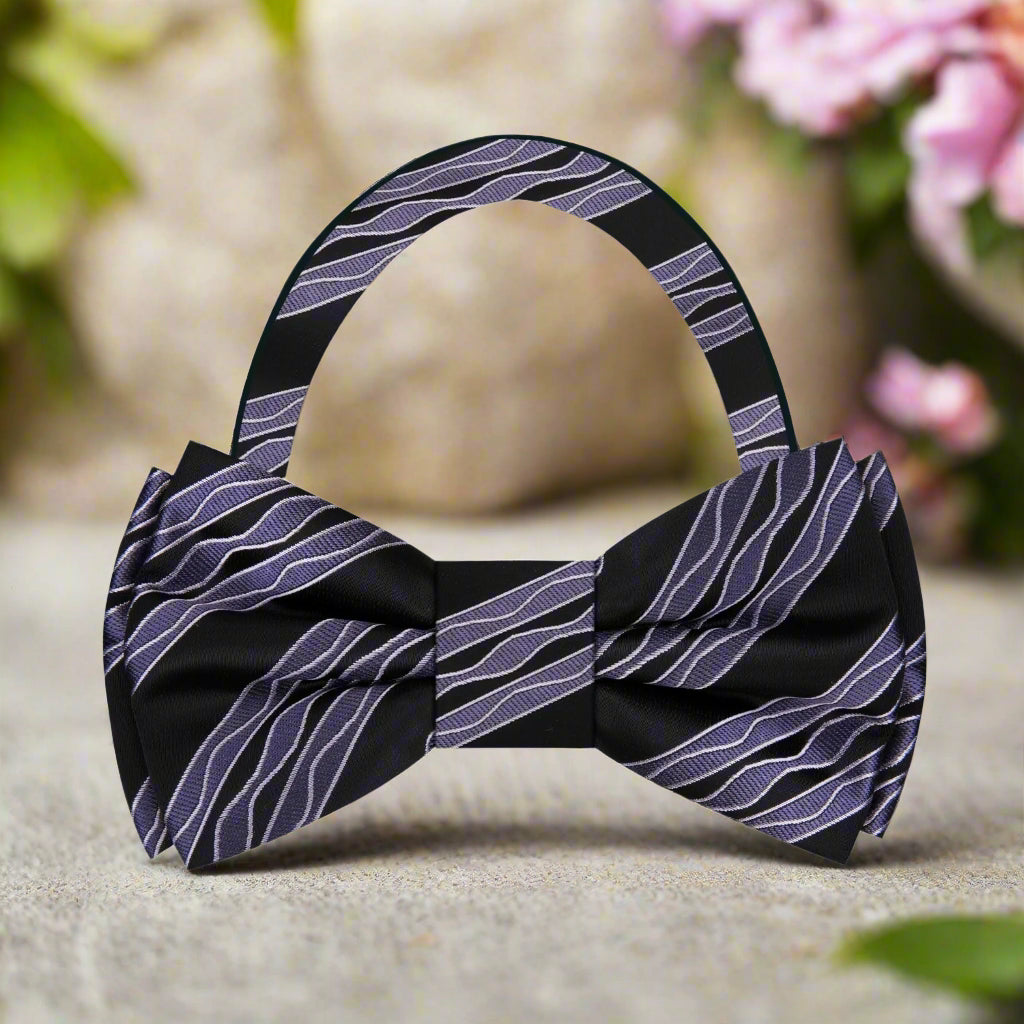 Silk bow tie in black for formal occasions, stylish and elegant accessory
