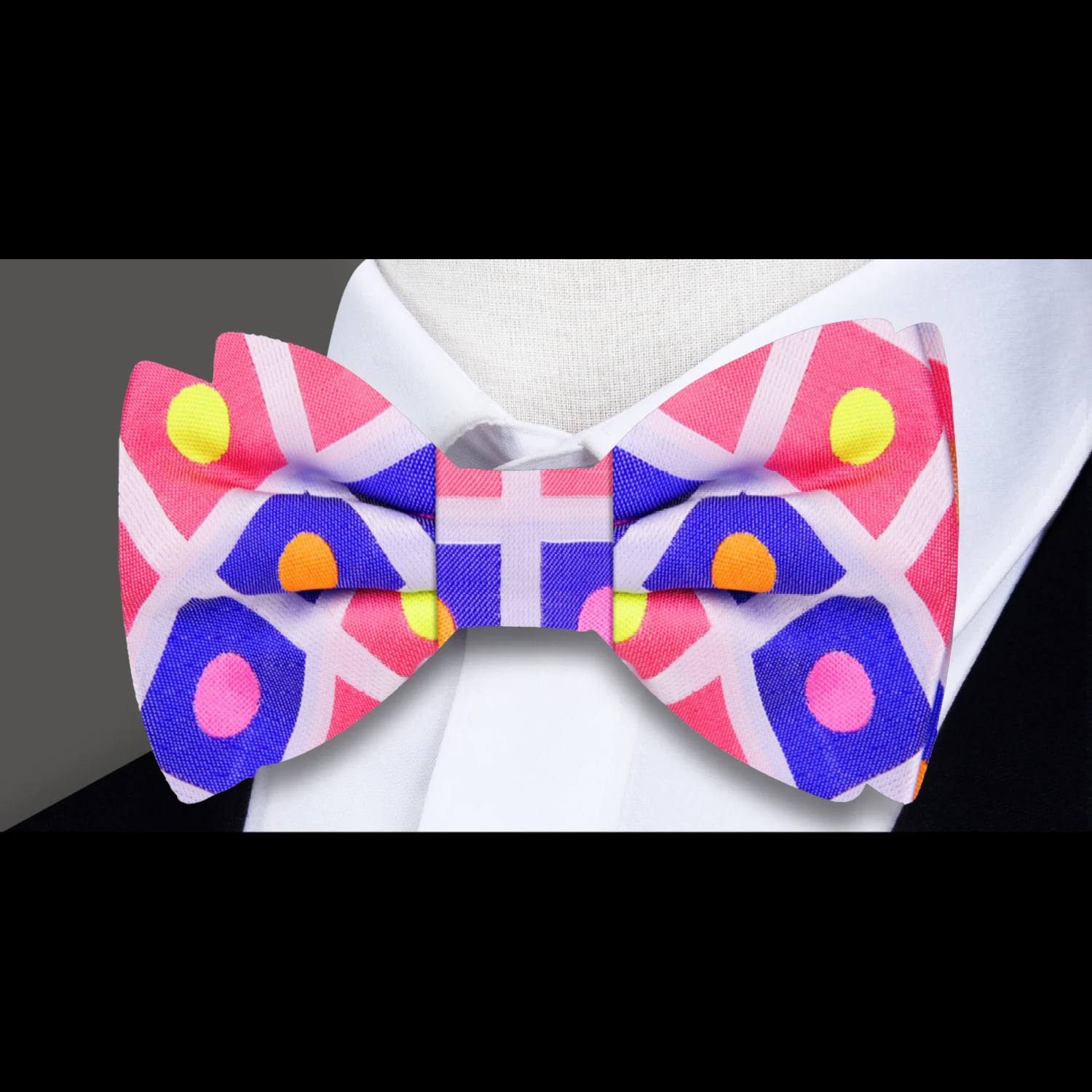 Close-up of adjustable mens bow tie on model with 15” neck