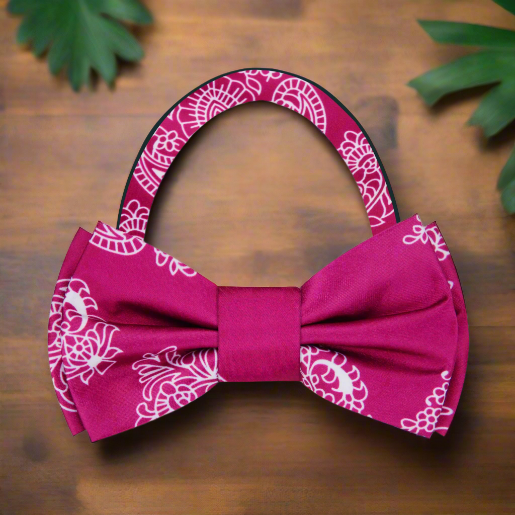 Silk bow tie with vintage paisley design, perfect for western fashion accessories
