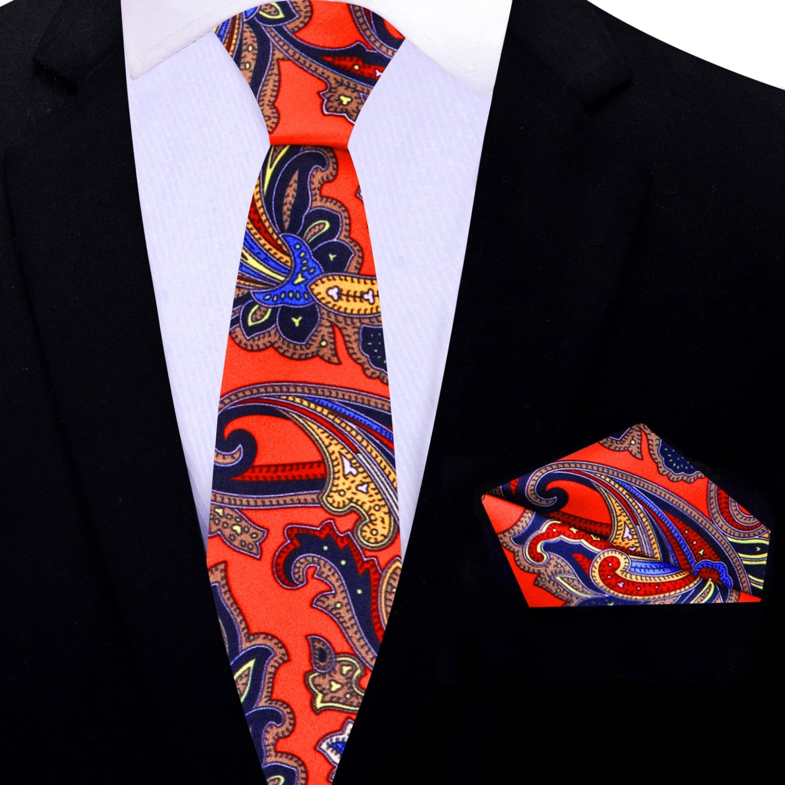 Side-angle of the tie’s texture and sheen highlighting its high-end silk craftsmanship