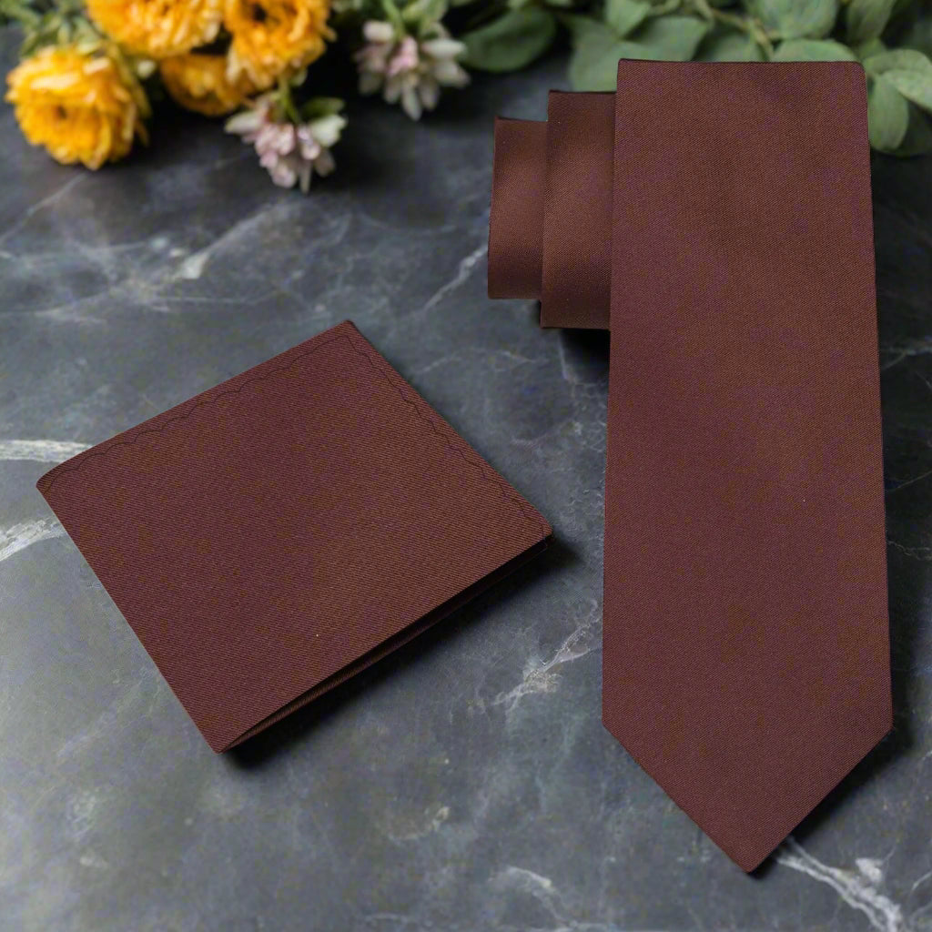 Tie and pocket square set displayed flat – great gift option for stylish men