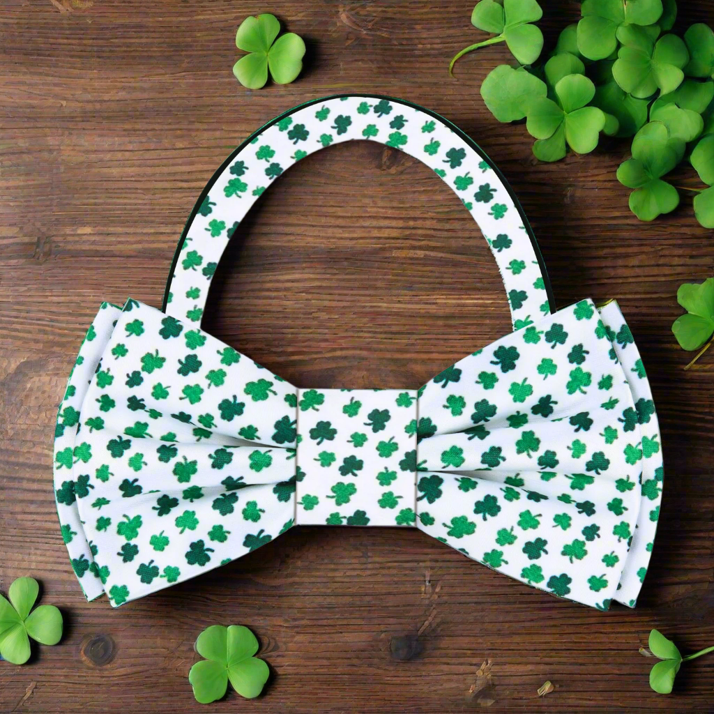 Display of the St. Patricks Day silk bow tie alongside a matching pocket square.