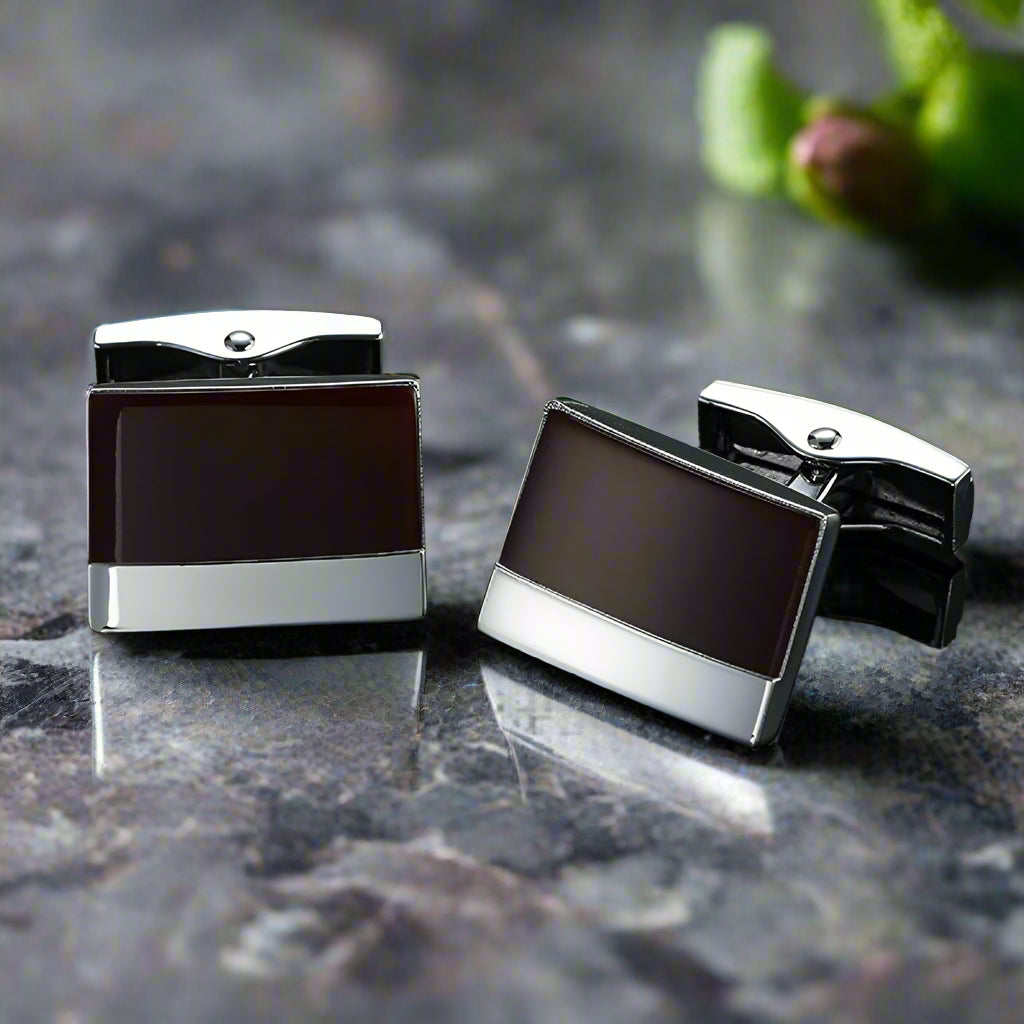 Set of unique cufflinks ideal for gifts with flex chrome finish and sleek outline