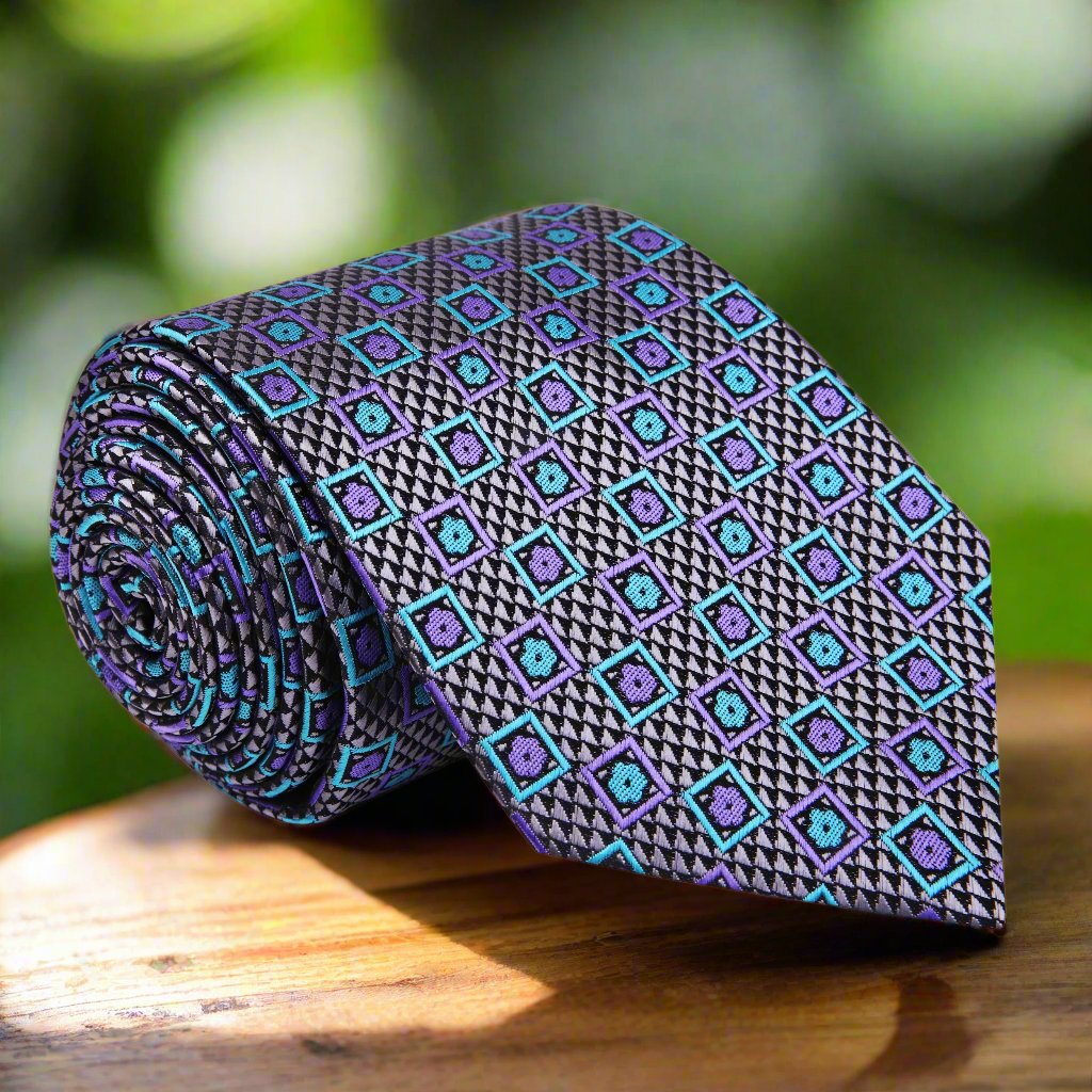 Silver silk tie with geometric squares for formal wear
