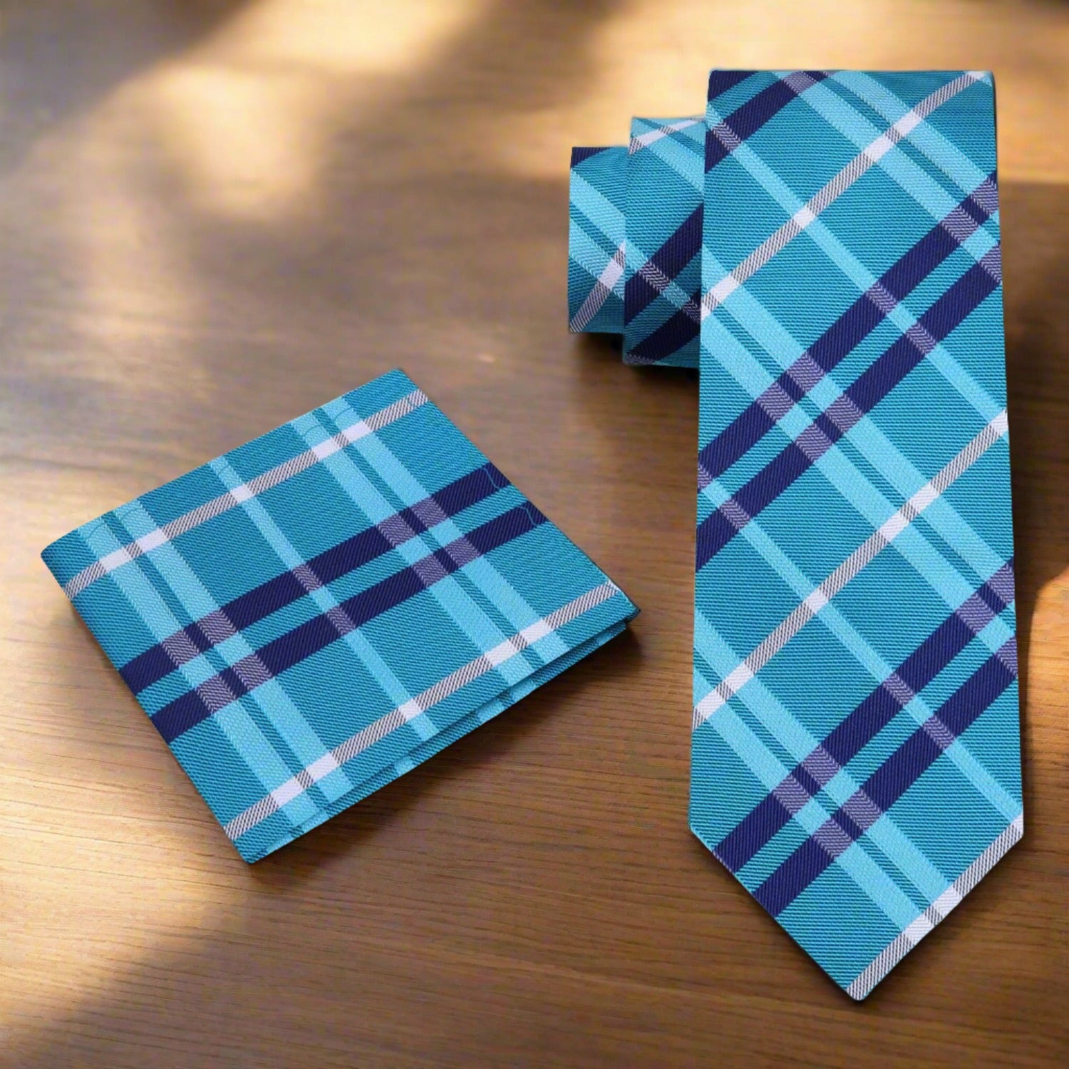 Folded silk tie and pocket square set – elegant mens neckwear combination