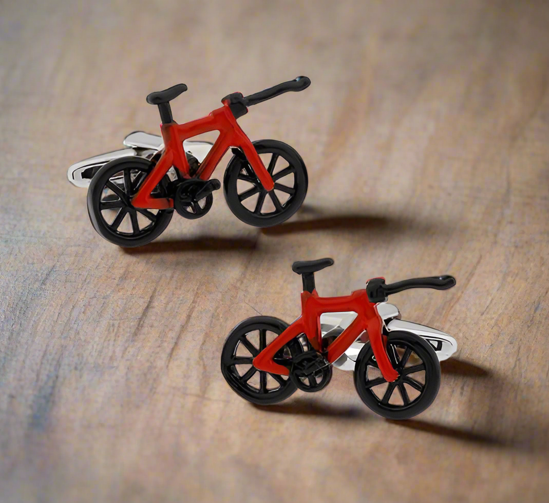 Golf-themed cufflinks showcasing a classic design.
